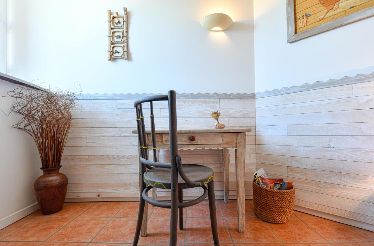 La Ferme Dague Bed & Breakfast Lasseube Bagian luar foto